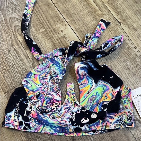 Colorful Abstract Crop Top - Picture 2 of 2